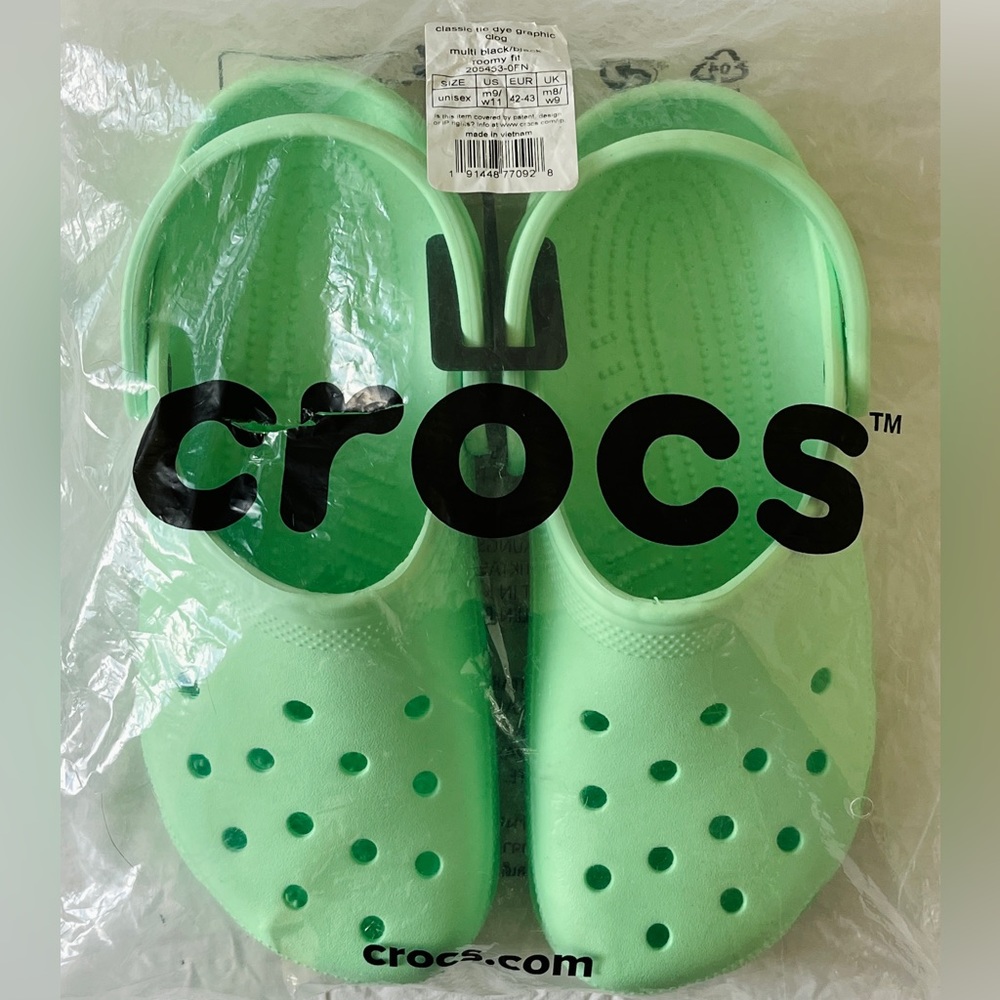 NWT Crocs classic clog
